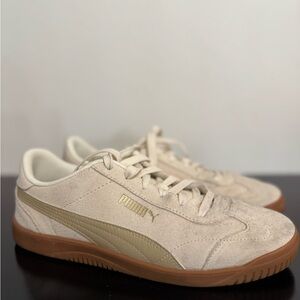 Puma Cream snd Gold Suede Sneakers
